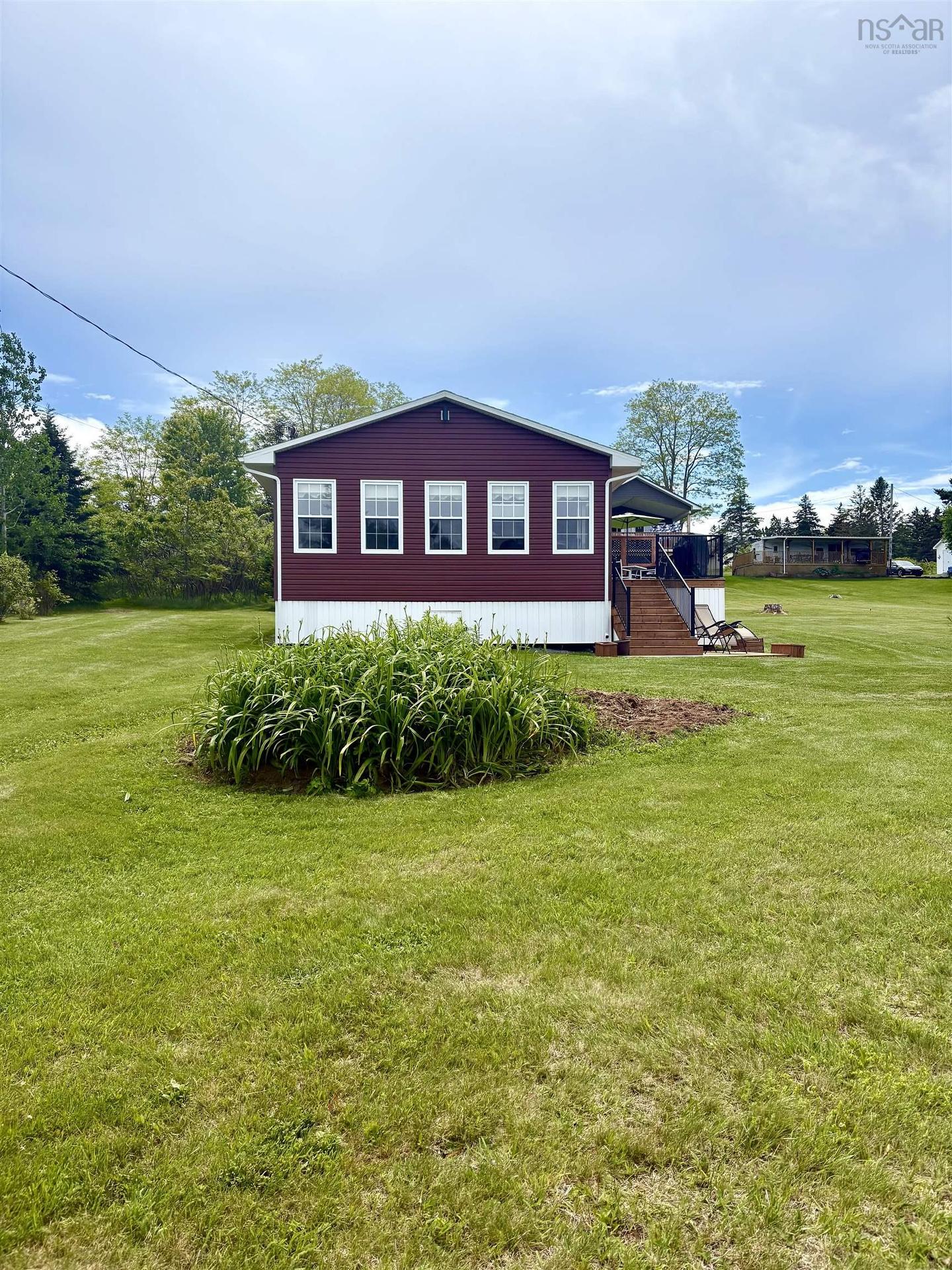 J 51 First Avenue, Tennecape, NS