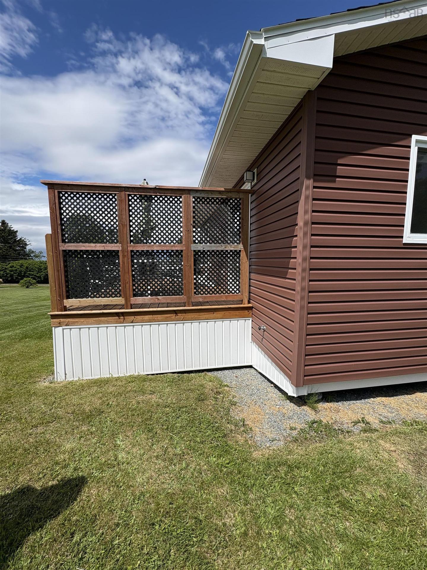 J 51 First Avenue, Tennecape, NS