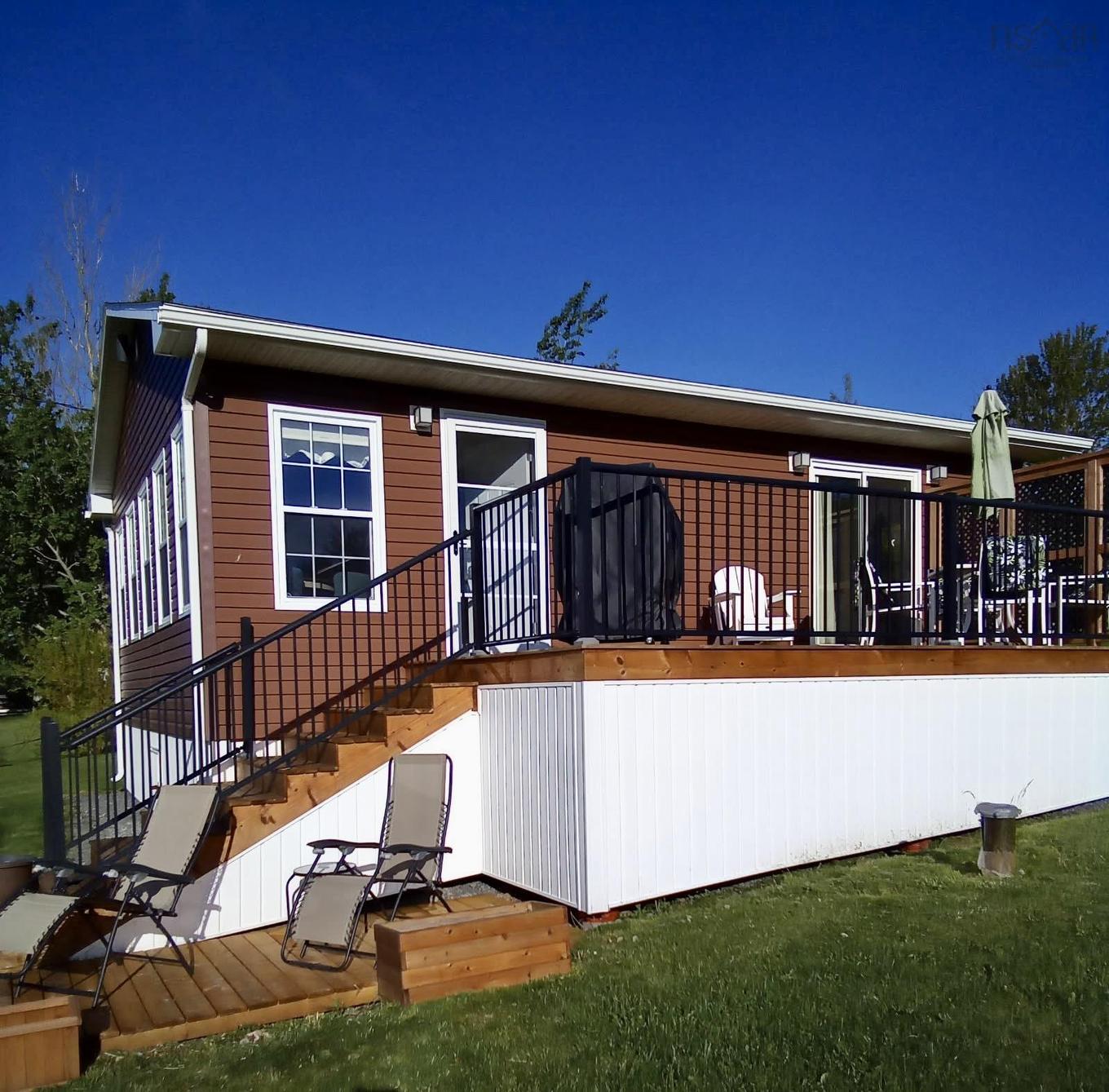J 51 First Avenue, Tennecape, NS