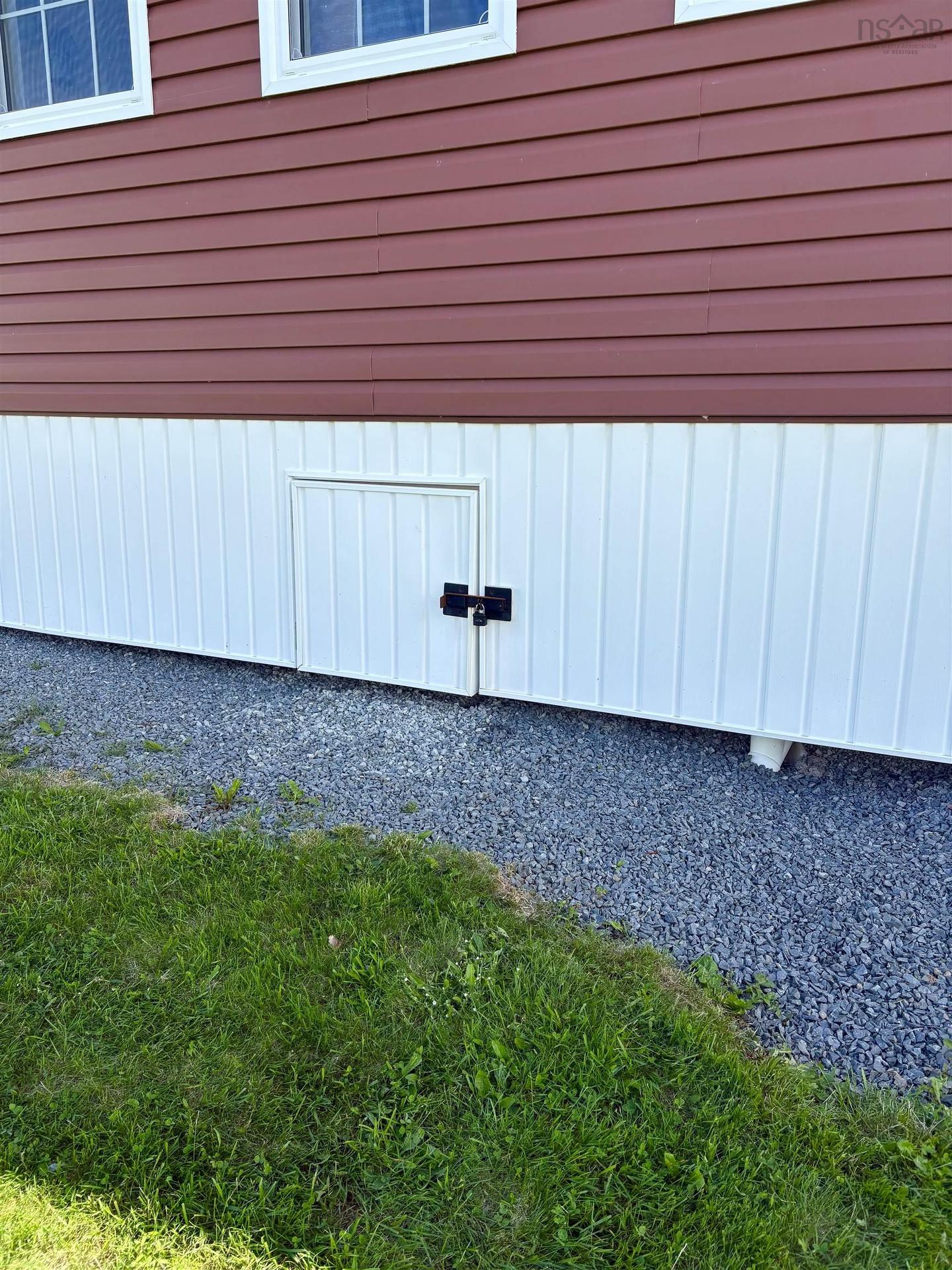 J 51 First Avenue, Tennecape, NS