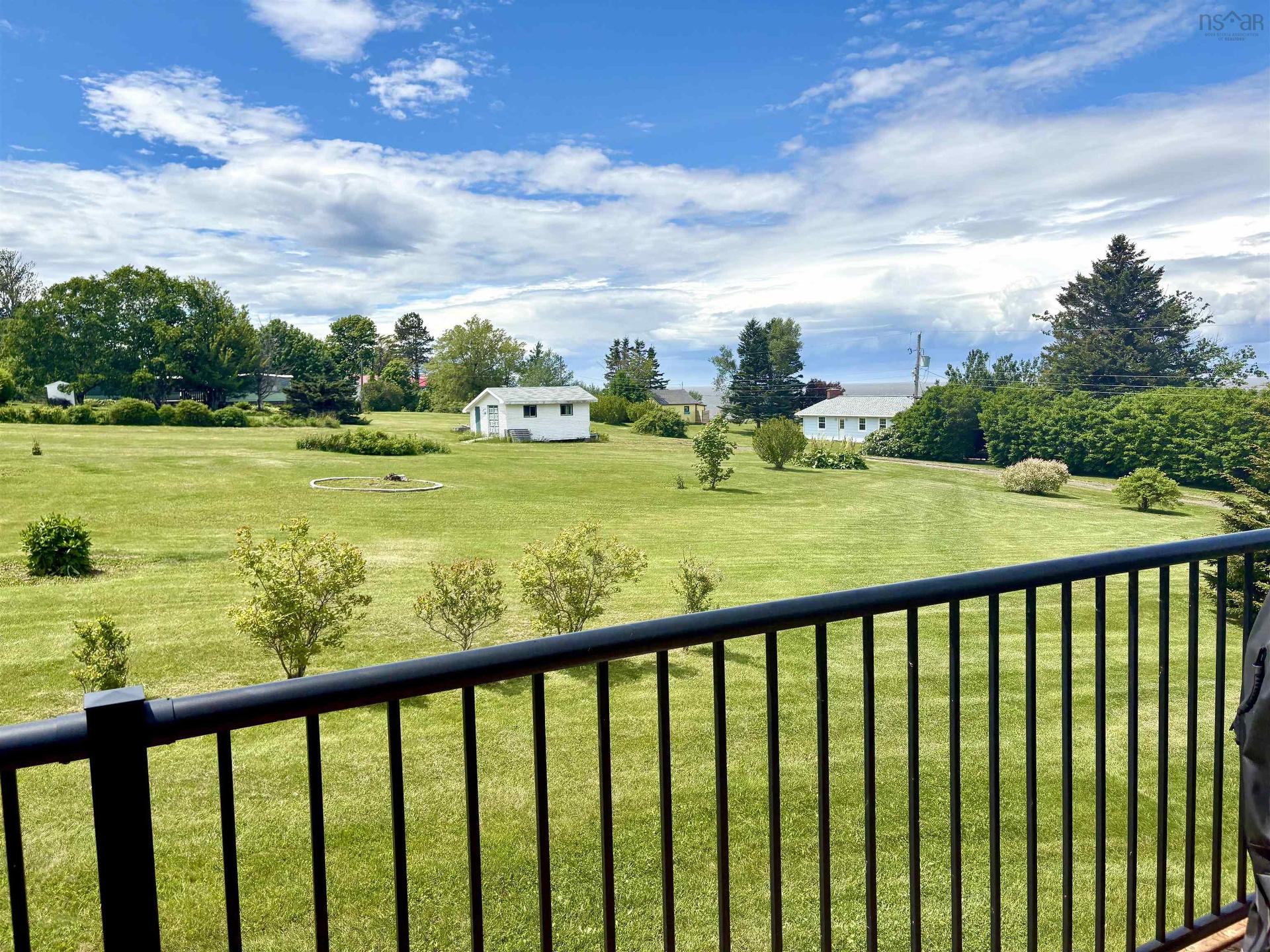 J 51 First Avenue, Tennecape, NS