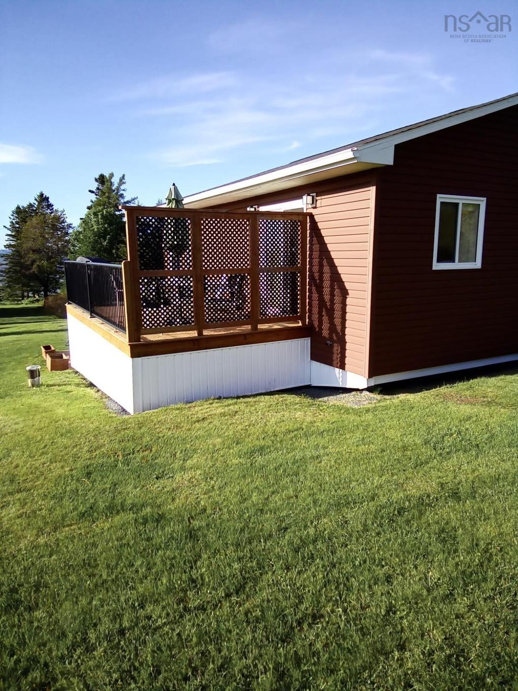 J 51 First Avenue, Tennecape, NS