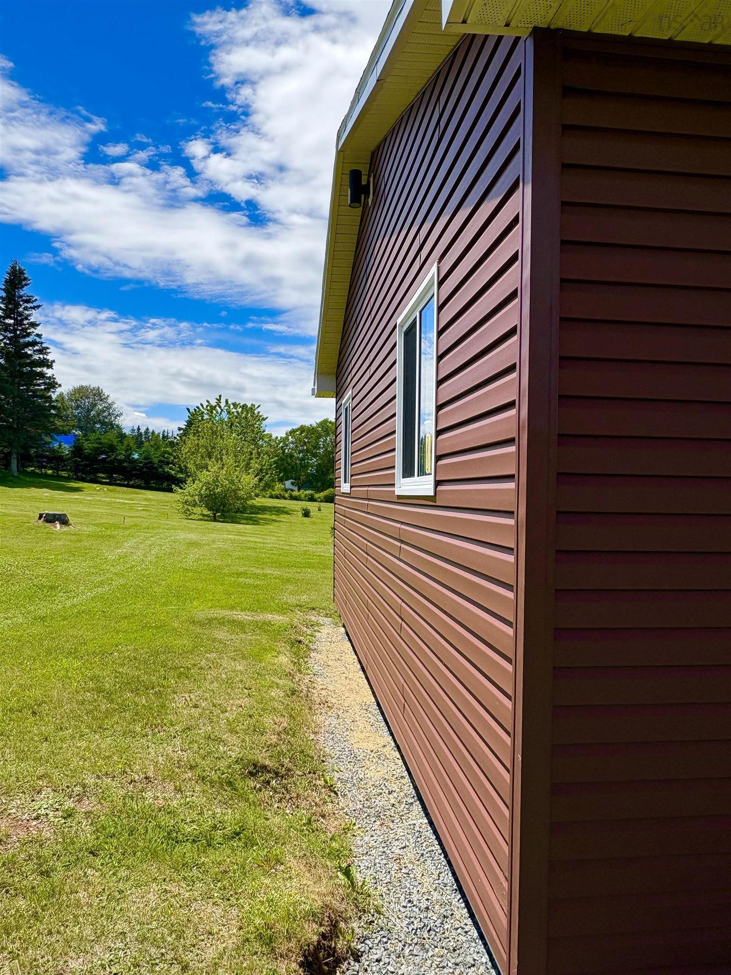 J 51 First Avenue, Tennecape, NS
