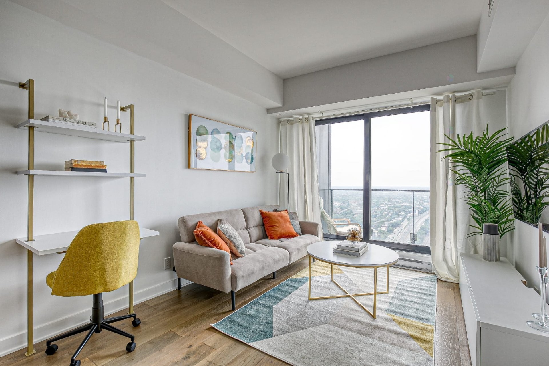 Salon - 4310-1288 Av. Des Canadiens-De-Montréal, Montréal (Ville-Marie), QC