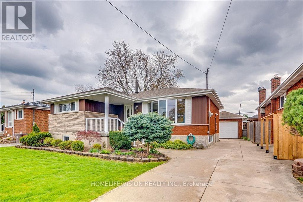 Upper - 16 Nova Drive, Hamilton, ON