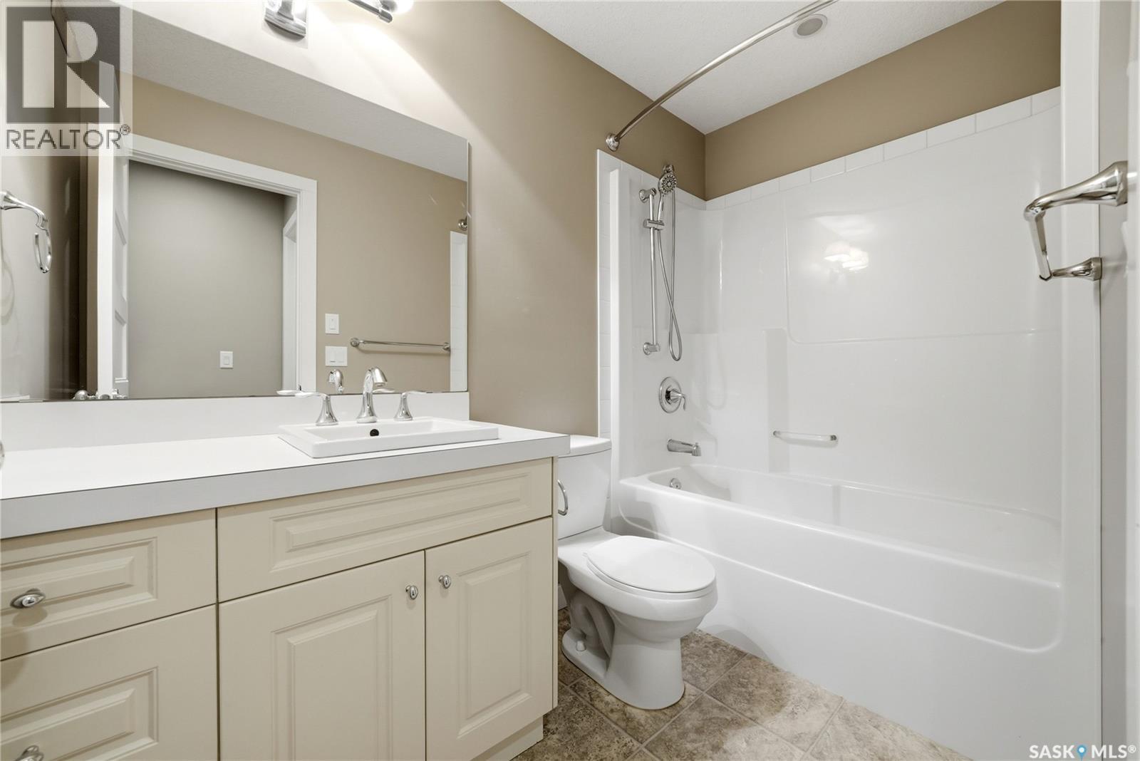 3202 Hill Avenue, Regina, SK