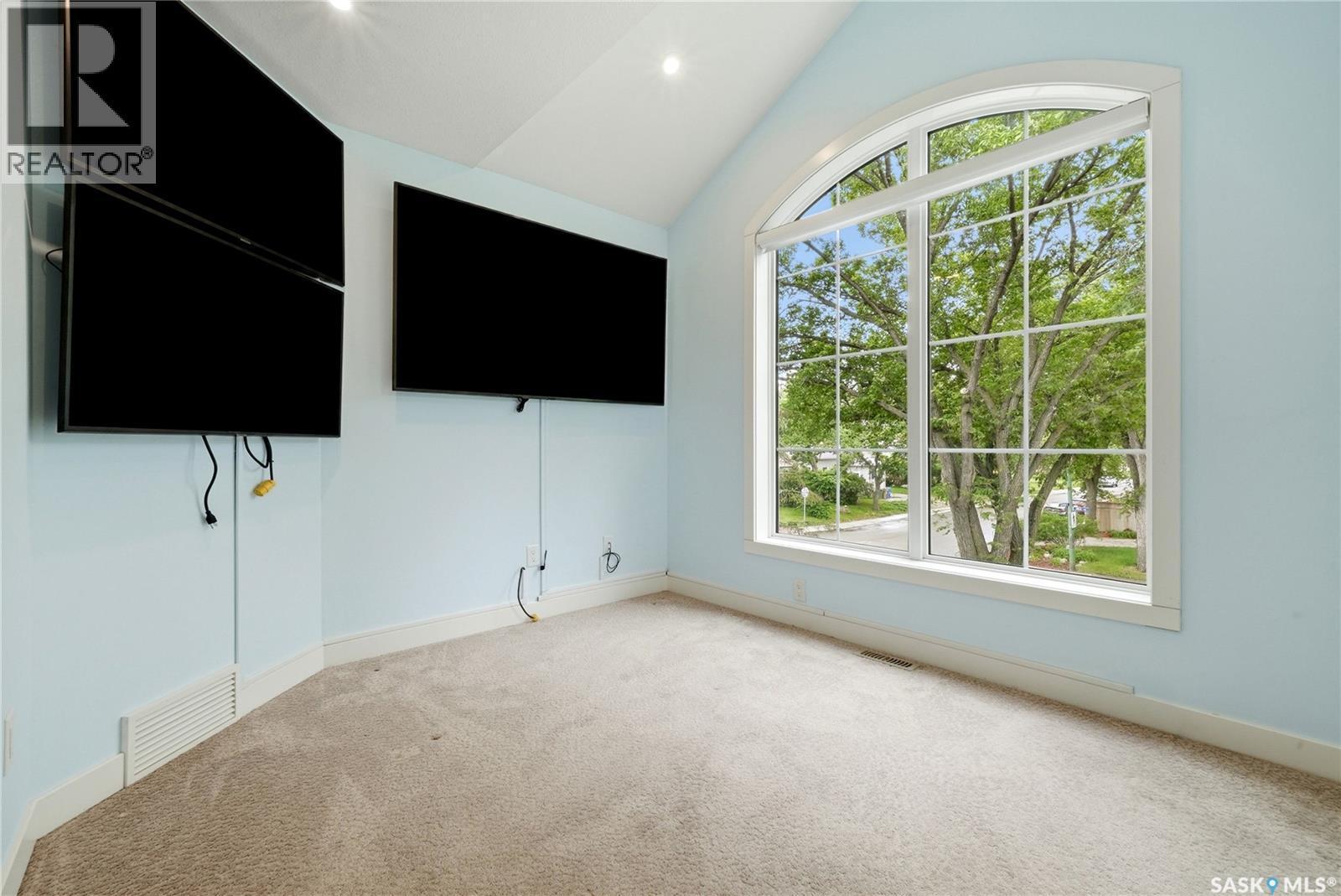 3202 Hill Avenue, Regina, SK