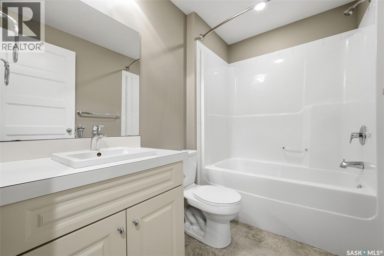 3202 Hill Avenue, Regina, SK