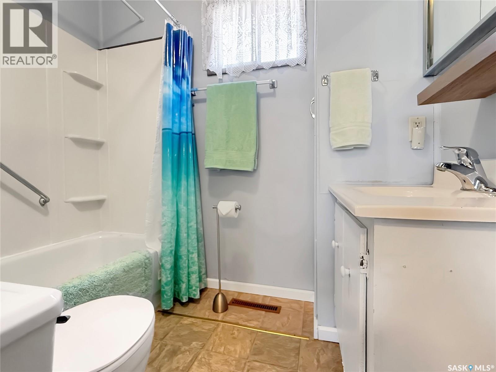 371 9Th Avenue Nw, Swift Current, SK