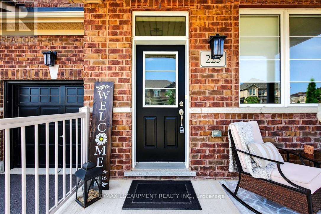 225 Skinner Road, Hamilton, ON
