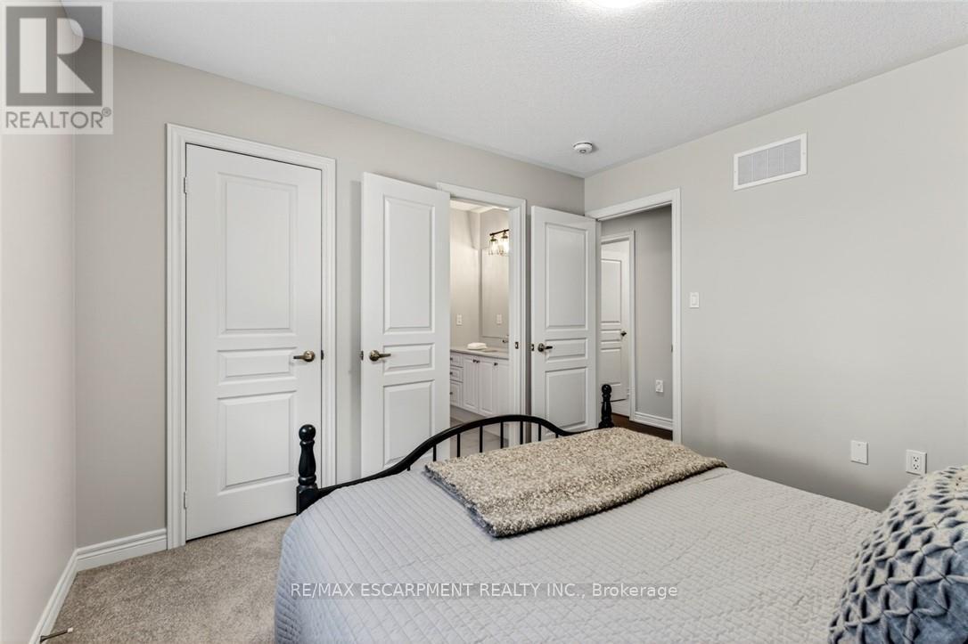 225 Skinner Road, Hamilton, ON