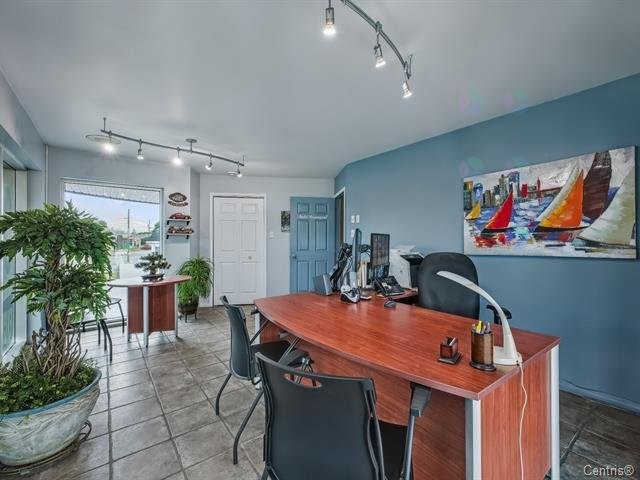Office - 1495 Rue D'Acton, Acton Vale, QC
