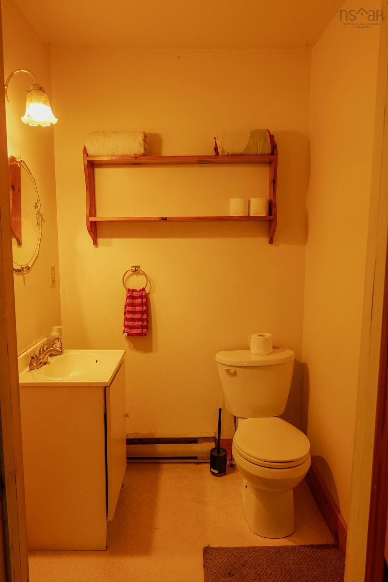 2471 Highway 3, Barrington West, NS - Indoor Photo Showing Bathroom