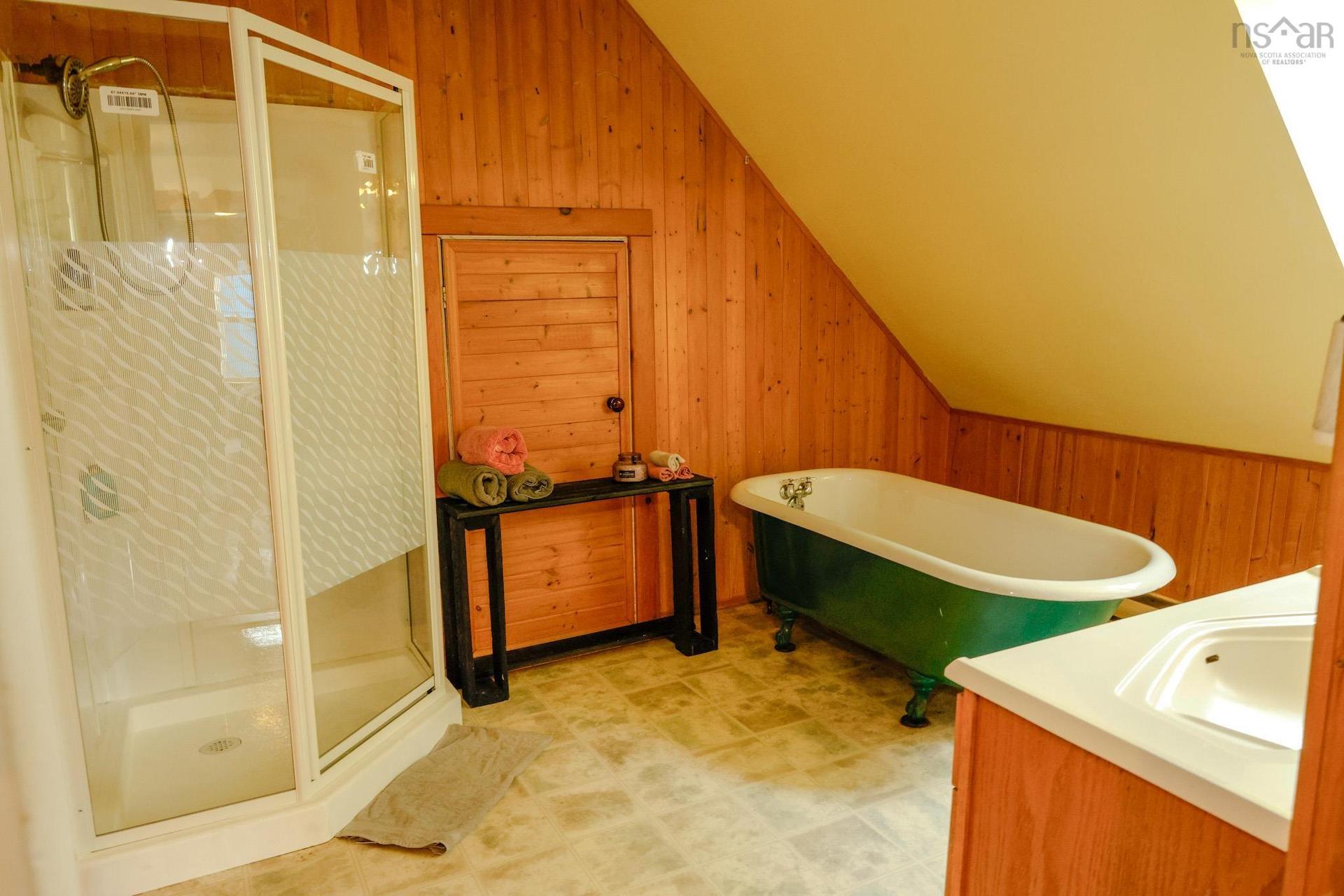 2471 Highway 3, Barrington West, NS - Indoor Photo Showing Bathroom
