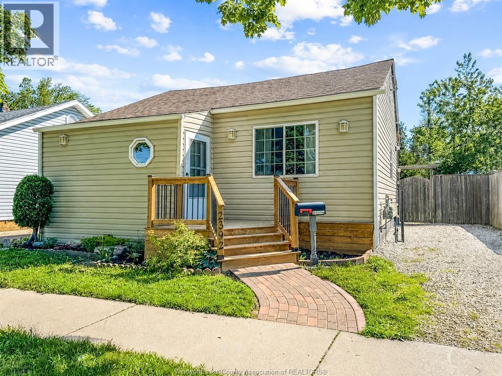 2392 Louis, Windsor, ON