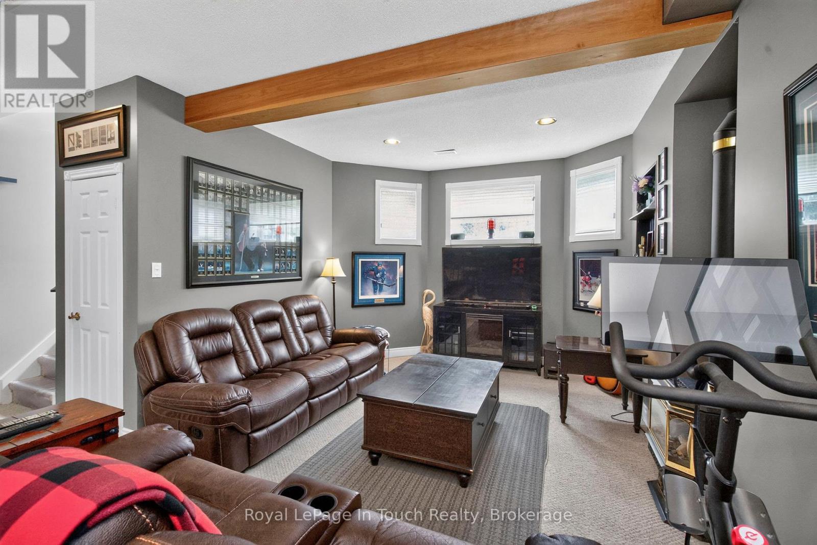 Large Rec Room - Midland, ON