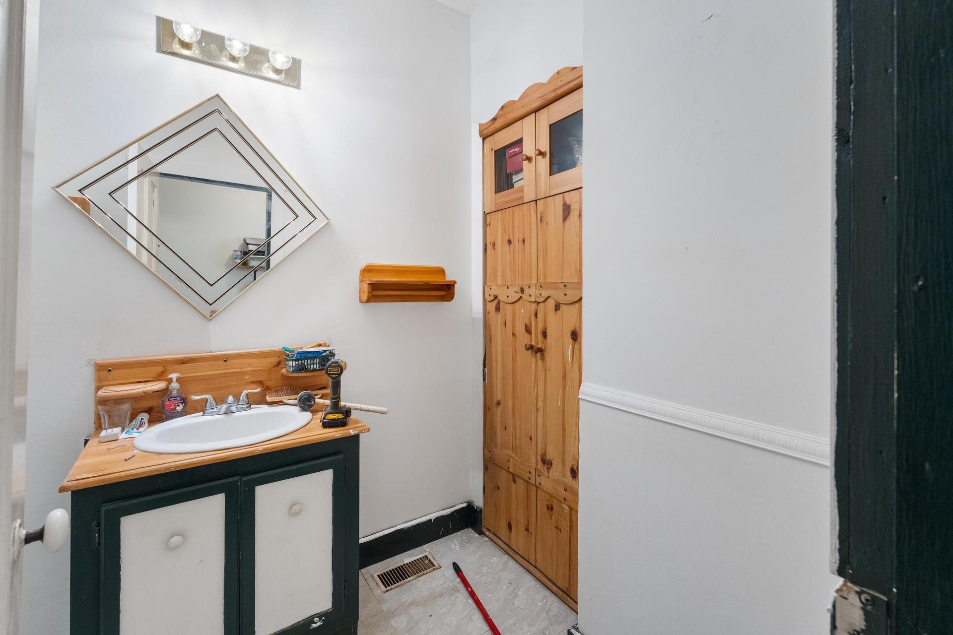 6953 Sissiboo Road, Bear River, NS