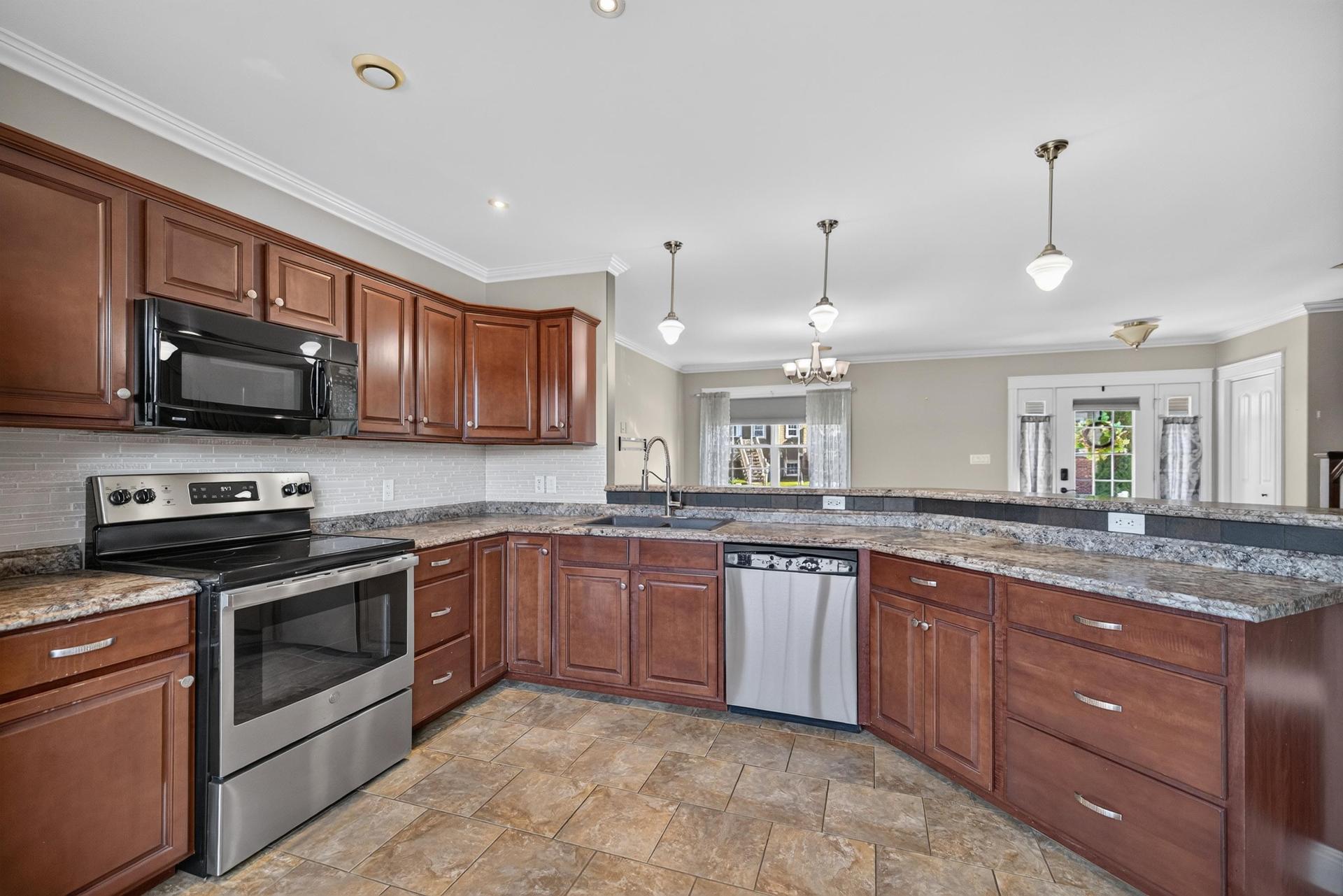 15 Cameron Heights, Stratford, PE - Indoor Photo Showing Kitchen