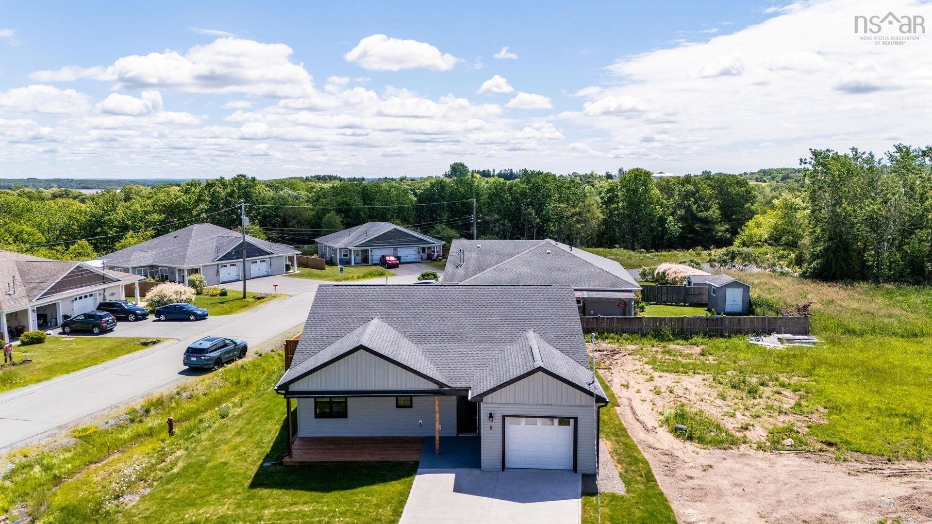 5 Mccully Crescent, Hantsport, NS