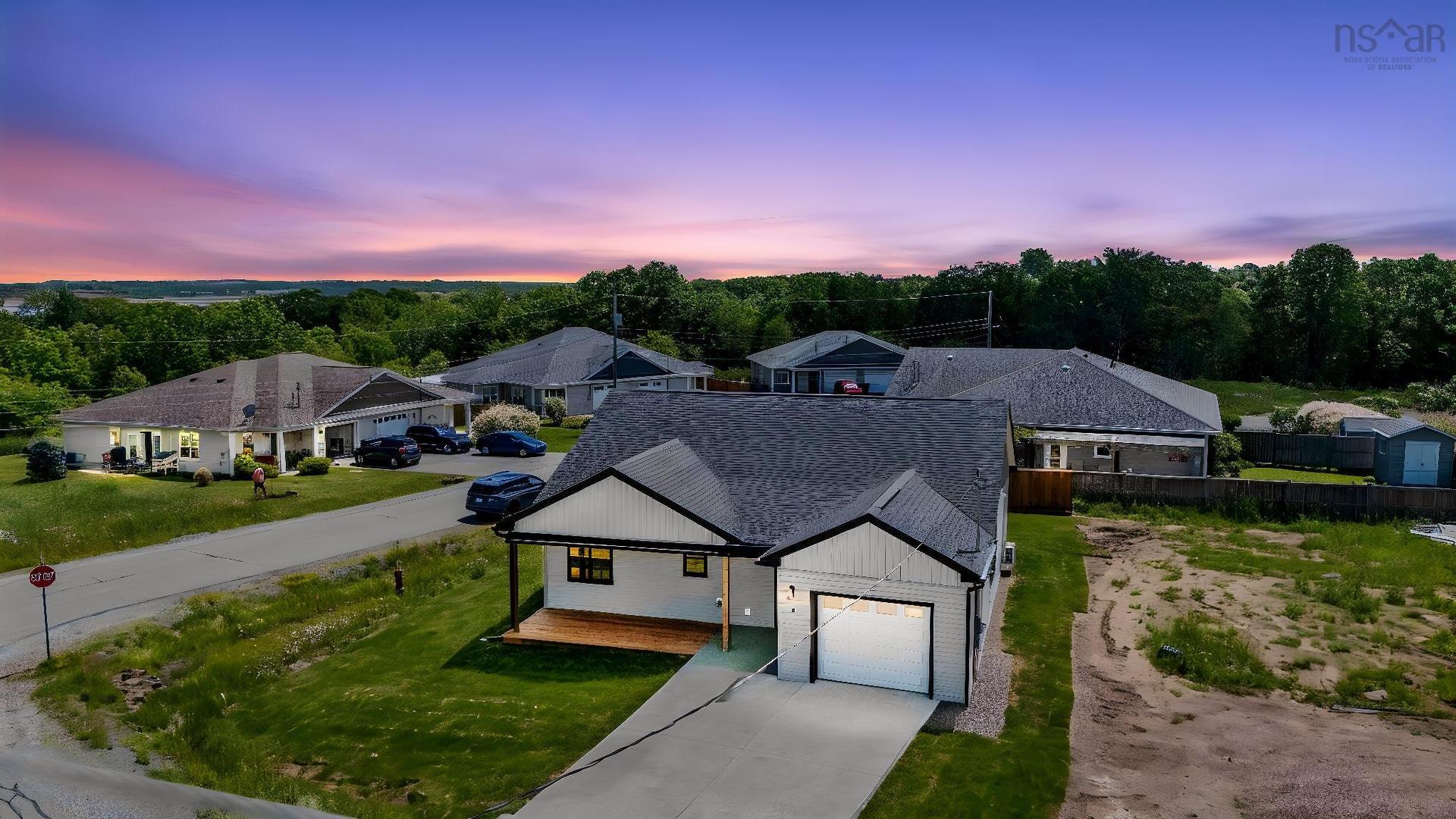 5 Mccully Crescent, Hantsport, NS
