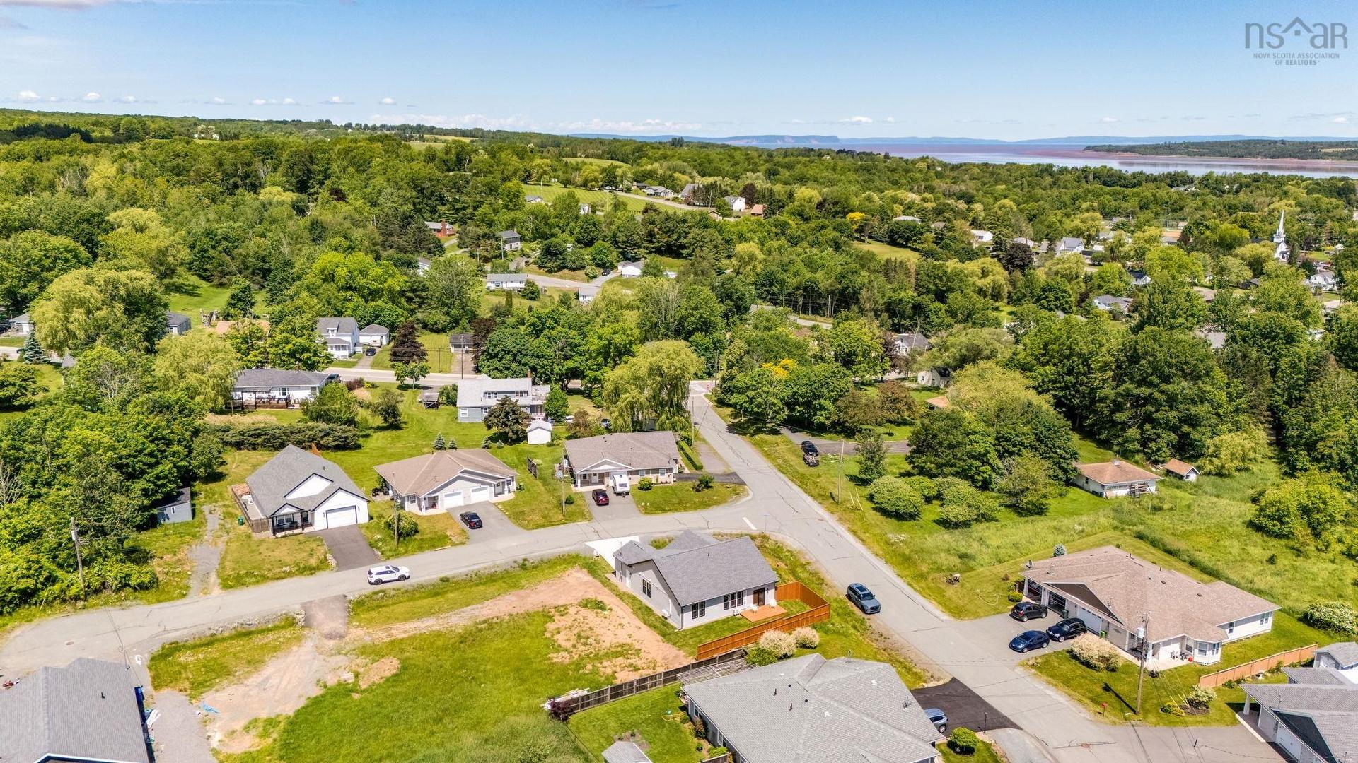 5 Mccully Crescent, Hantsport, NS