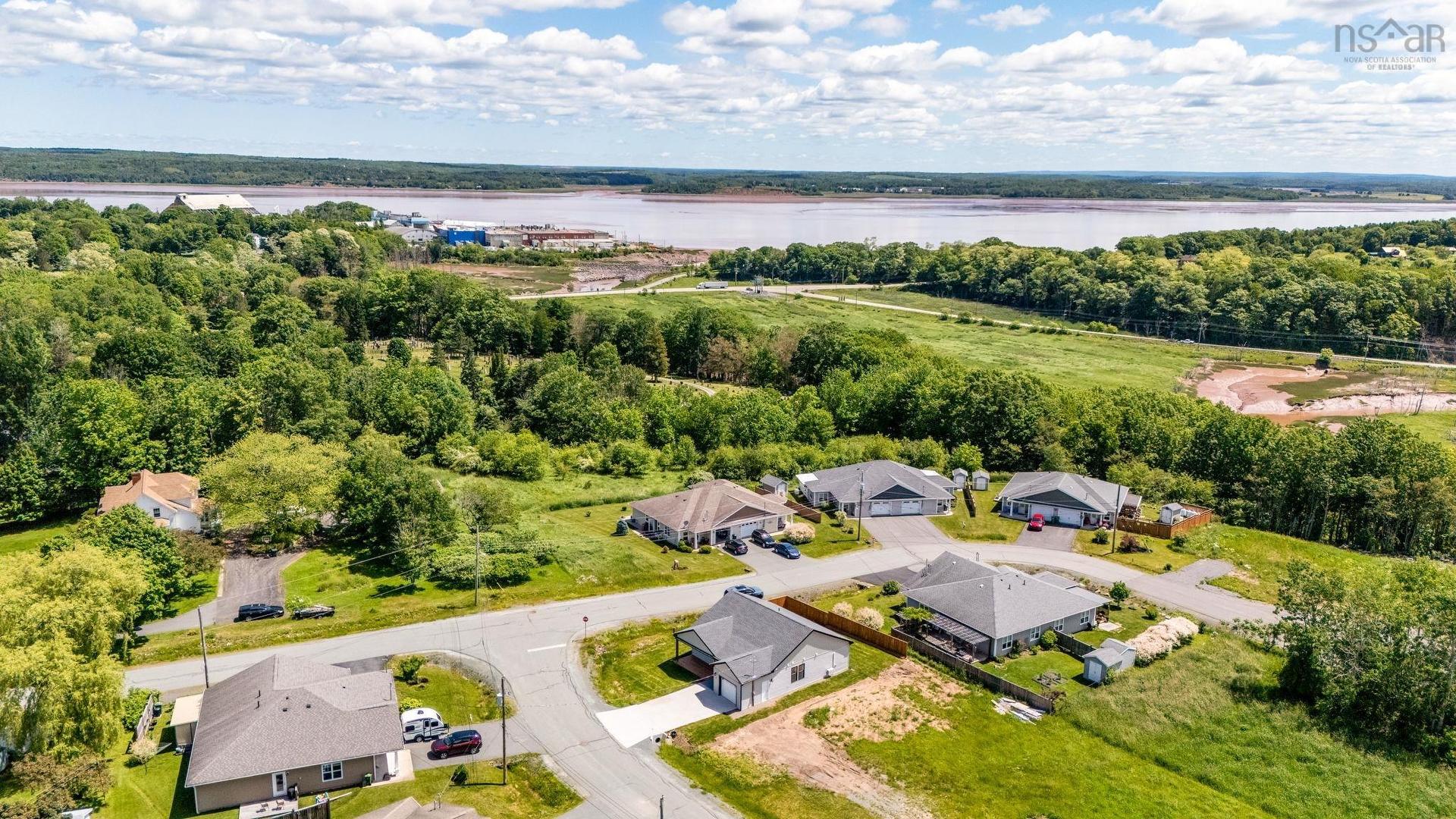 5 Mccully Crescent, Hantsport, NS
