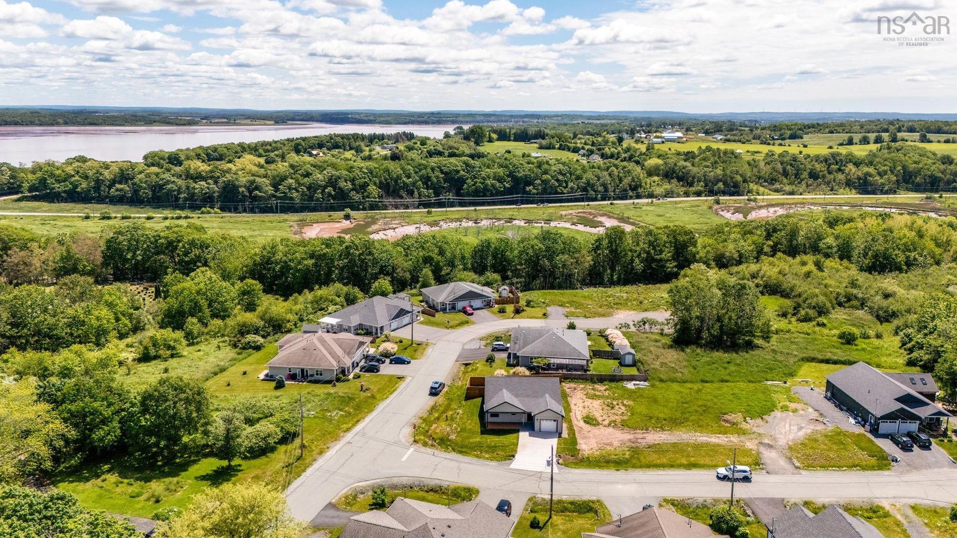 5 Mccully Crescent, Hantsport, NS