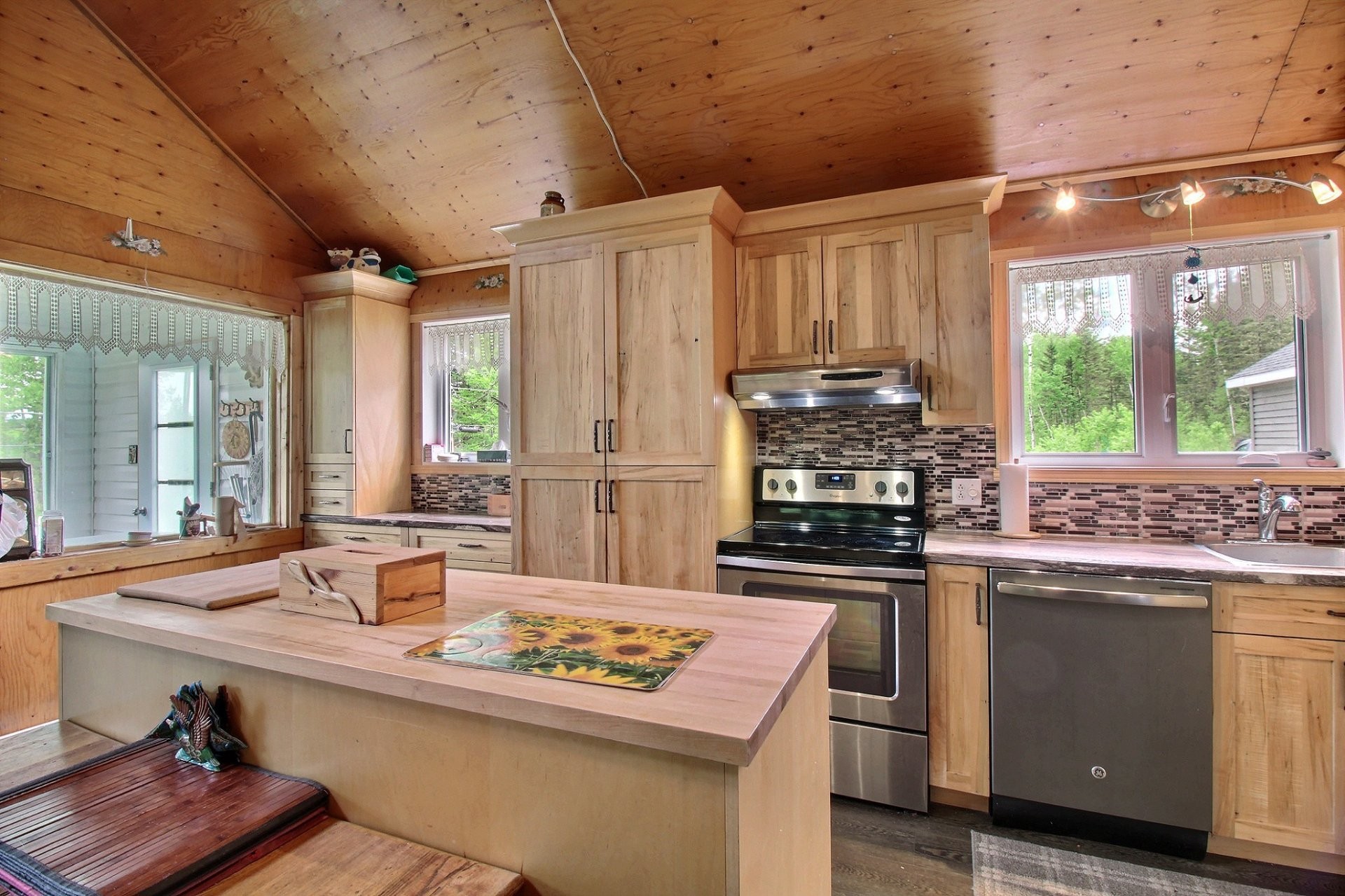 Kitchen - 3 Ch. Du Roc, Saint-Aimé-Des-Lacs, QC