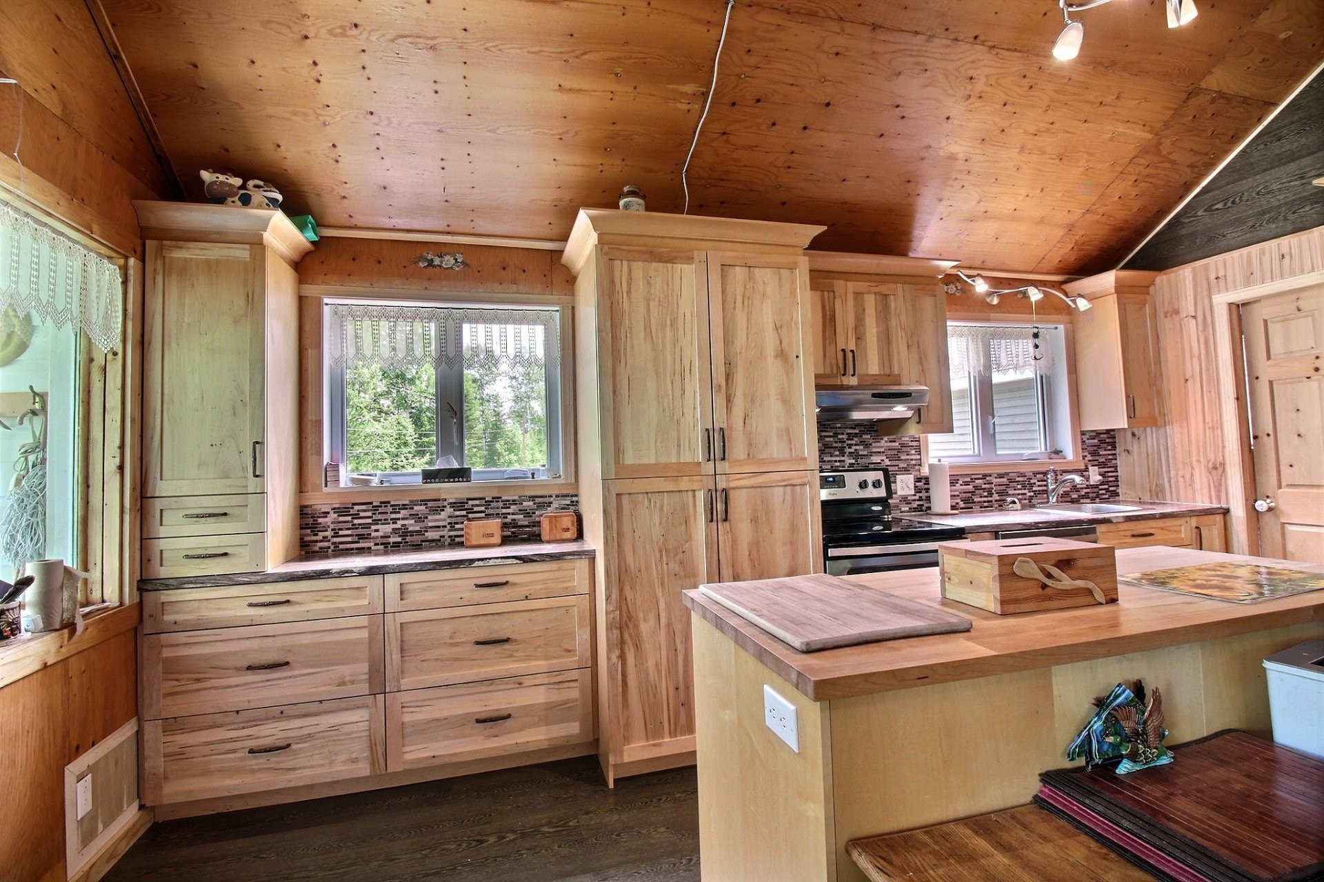 Kitchen - 3 Ch. Du Roc, Saint-Aimé-Des-Lacs, QC