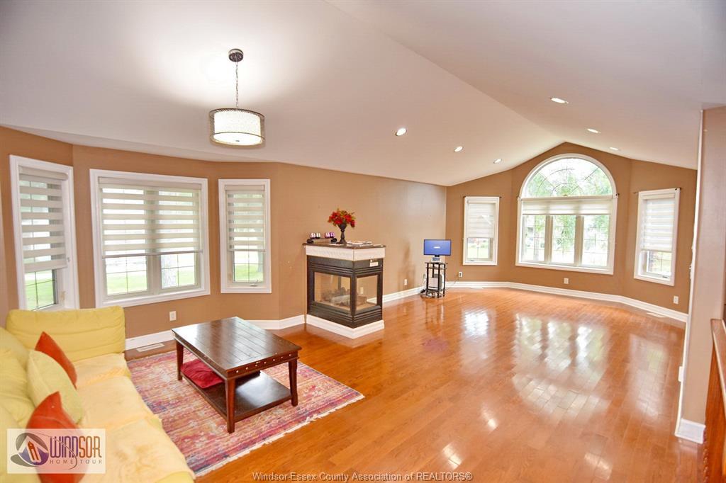Upper-4305 Casgrain, Windsor, ON