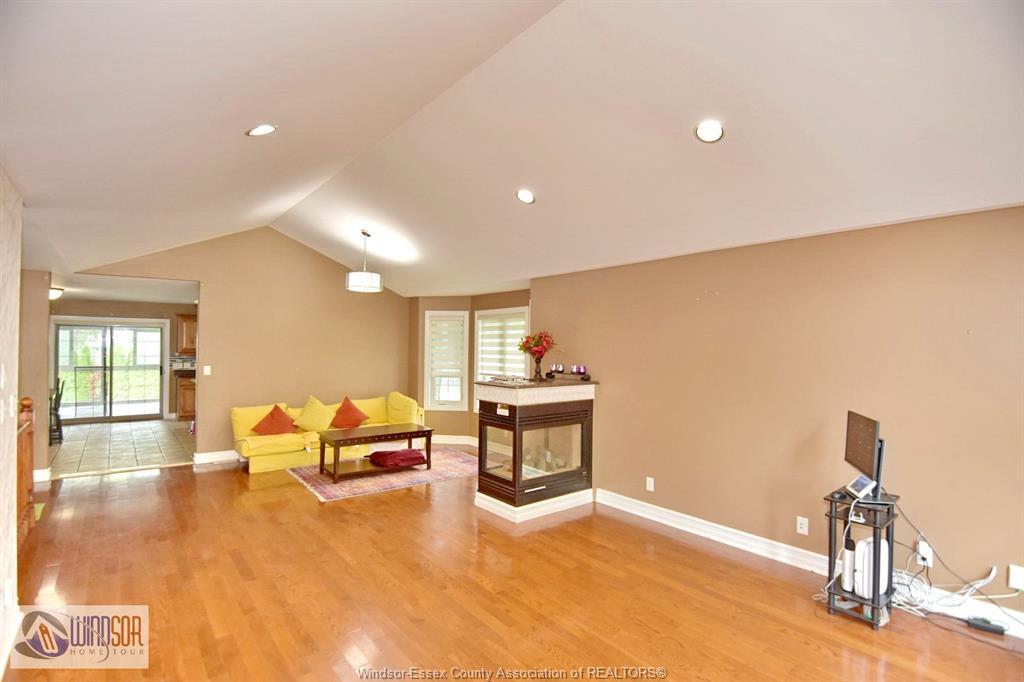 Upper-4305 Casgrain, Windsor, ON