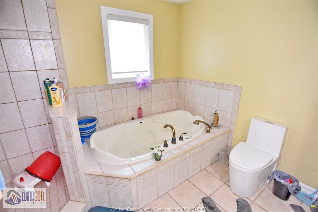 Upper-4305 Casgrain, Windsor, ON