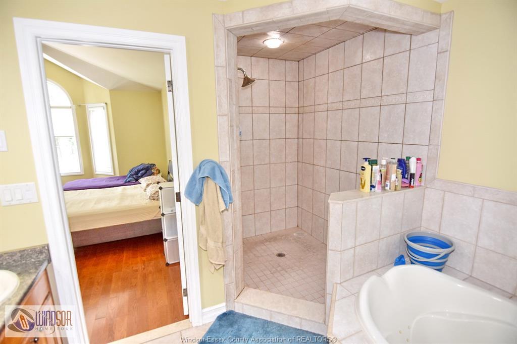 Upper-4305 Casgrain, Windsor, ON