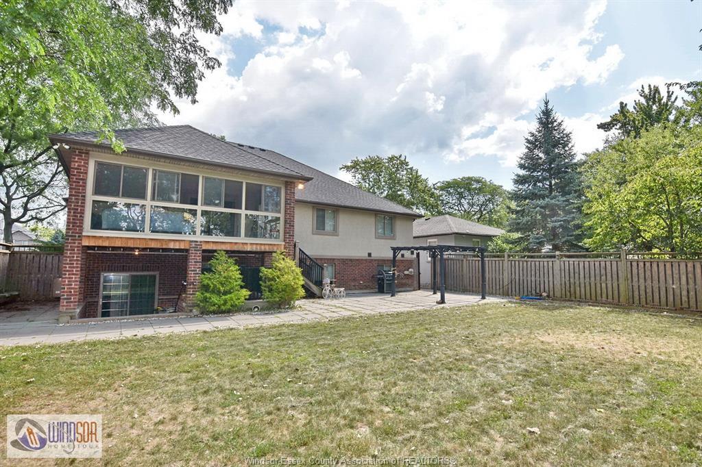 Upper-4305 Casgrain, Windsor, ON