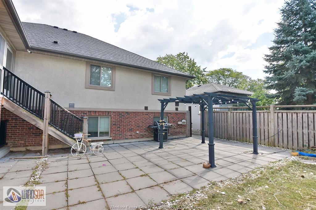 Upper-4305 Casgrain, Windsor, ON