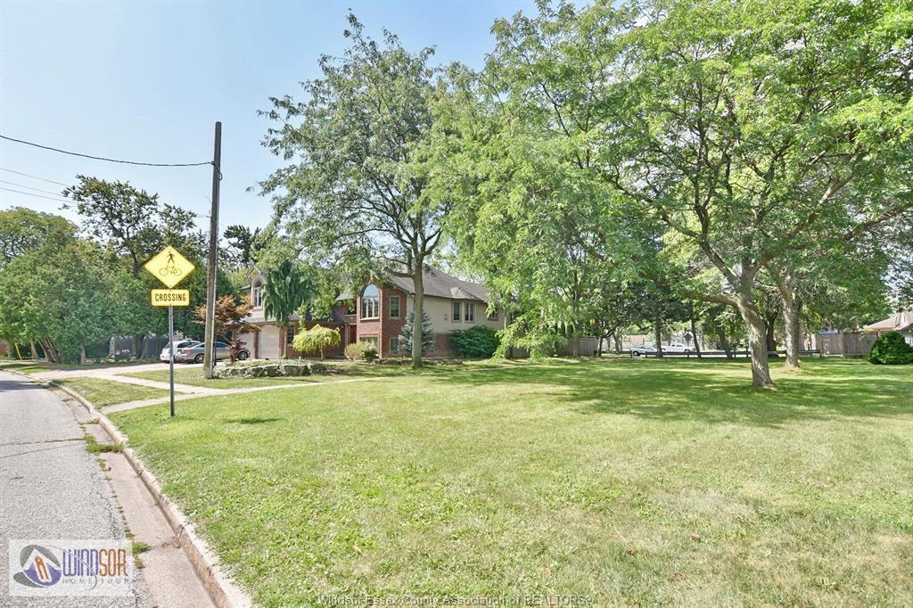 Upper-4305 Casgrain, Windsor, ON
