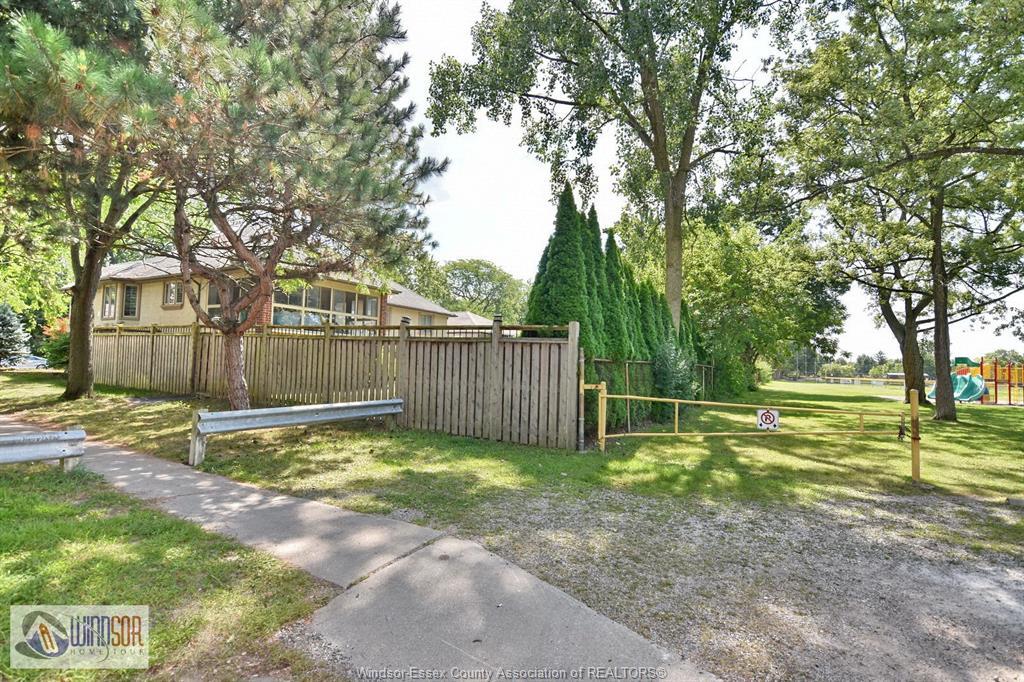 Upper-4305 Casgrain, Windsor, ON