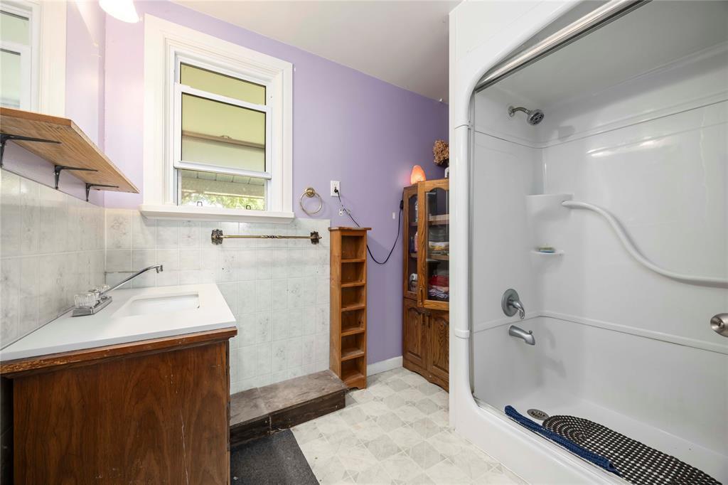 3327 Petrolia Line, Petrolia, ON