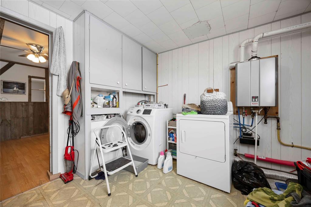 3327 Petrolia Line, Petrolia, ON