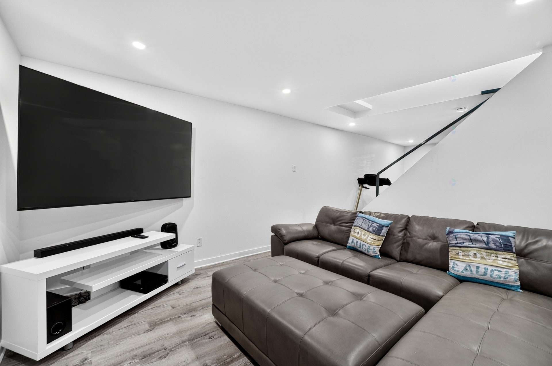 Family Room - 422 Rue St-Laurent, Saint-Eustache, QC