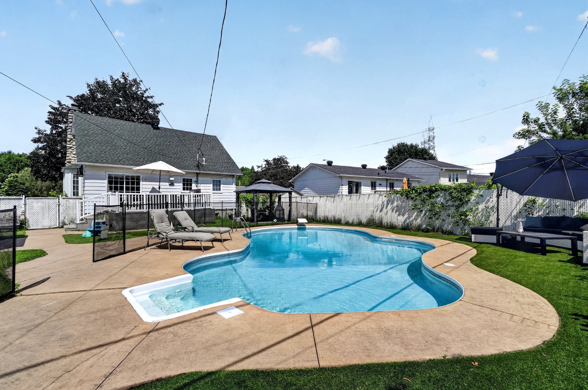 Pool - 422 Rue St-Laurent, Saint-Eustache, QC