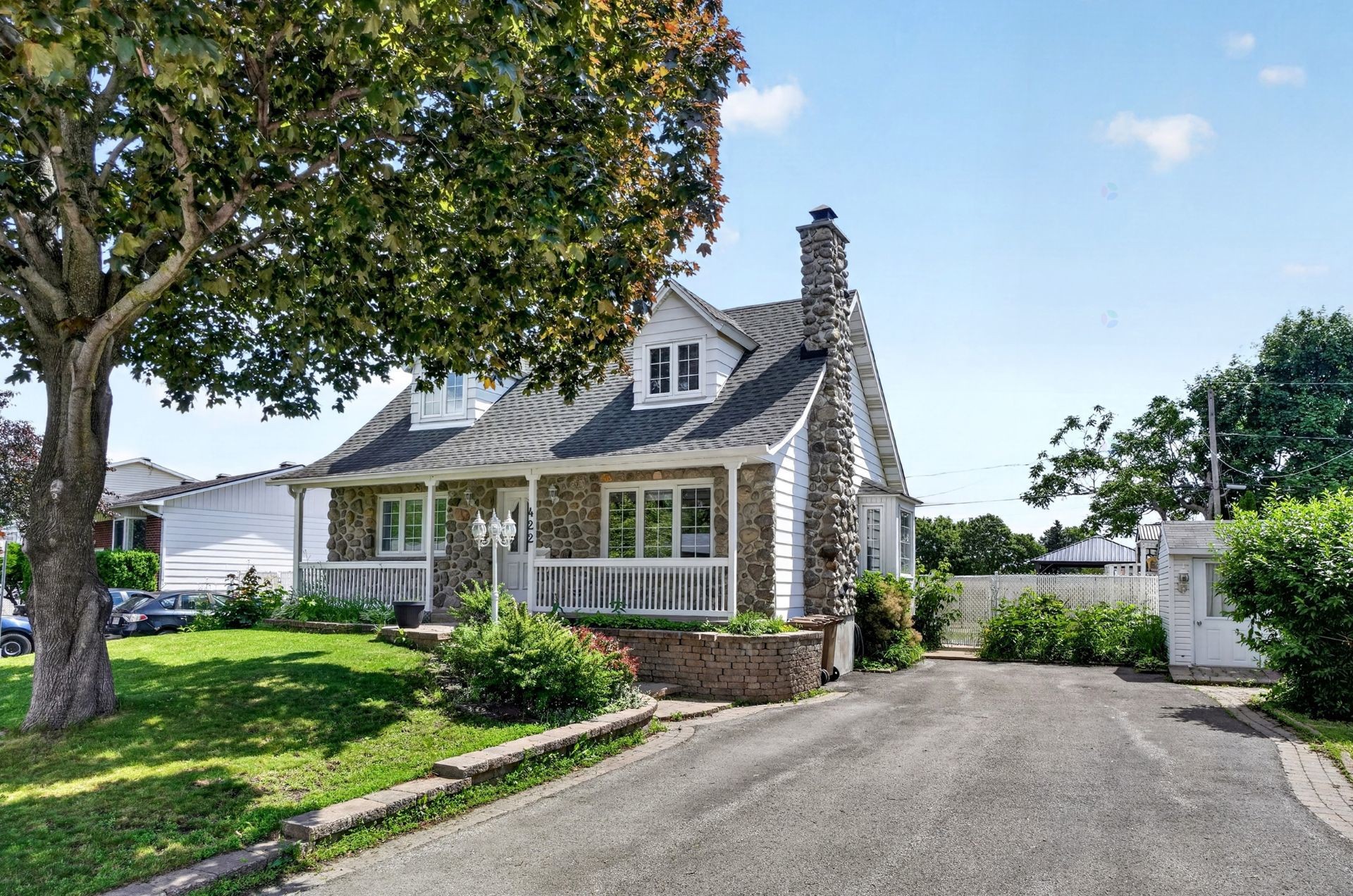 Front of Structure - 422 Rue St-Laurent, Saint-Eustache, QC