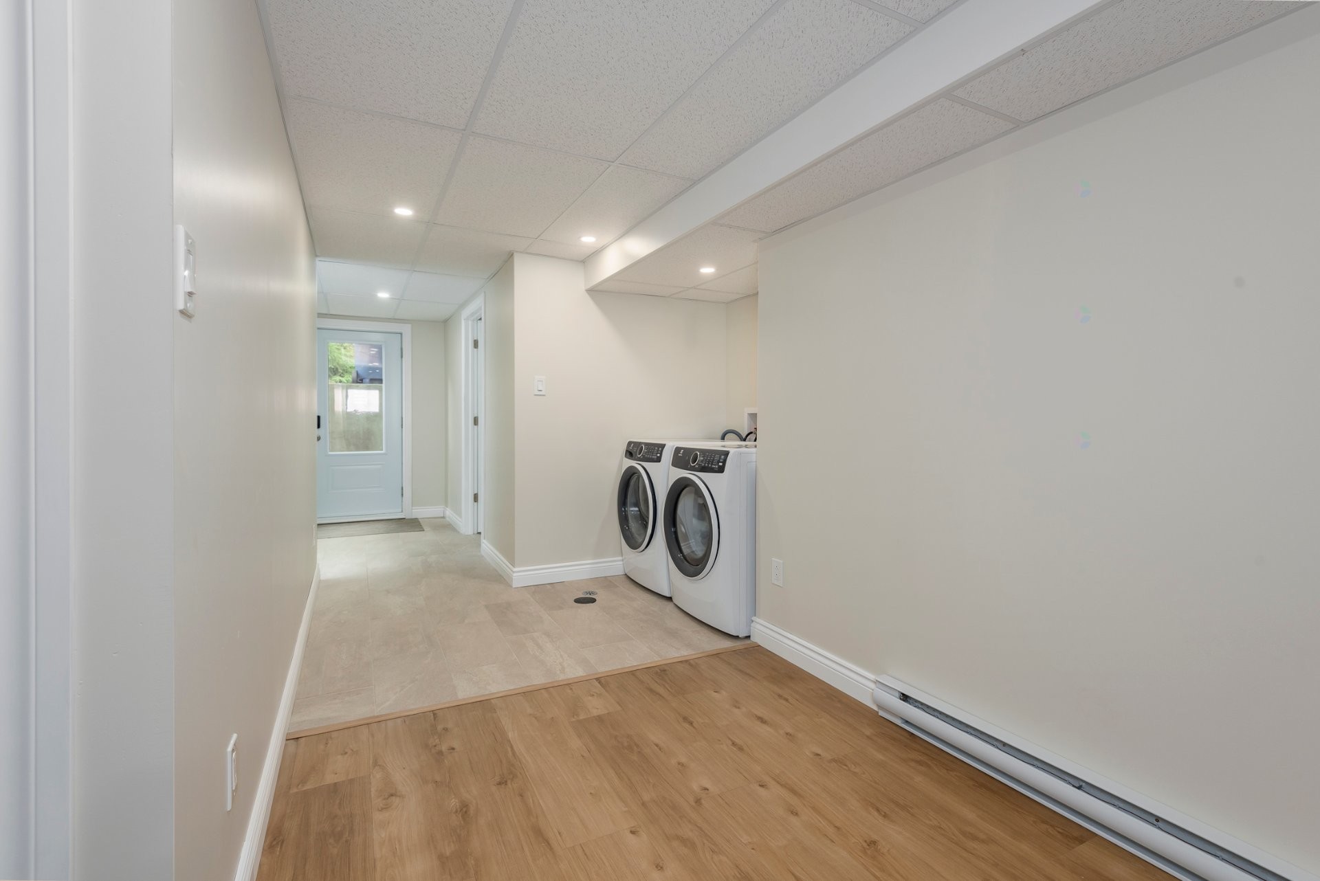 Laundry - 117 Av. St-Andrew, Beaconsfield, QC