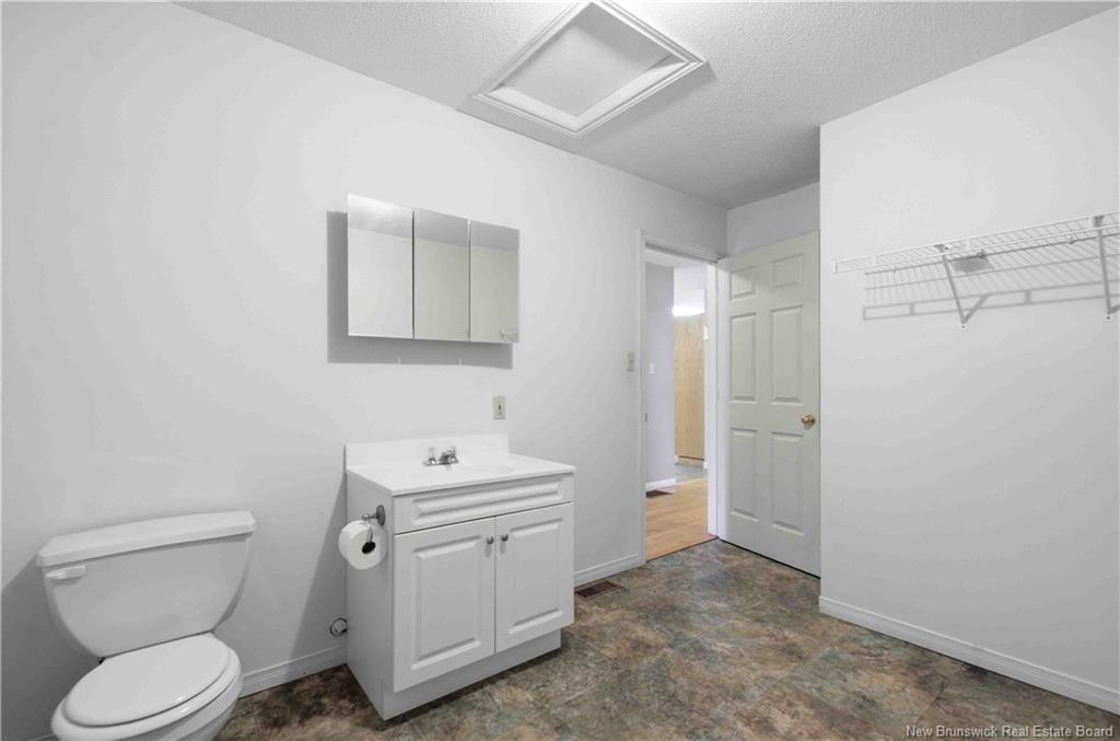 452 Pleasant Dr, Minto, NB