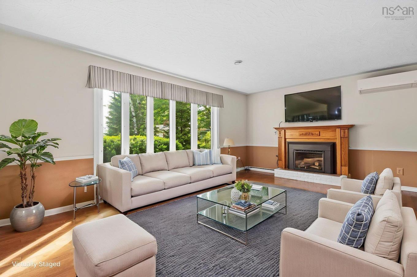 10 Plymouth Street, Halifax, NS - Indoor Photo Showing Living Room With Fireplace