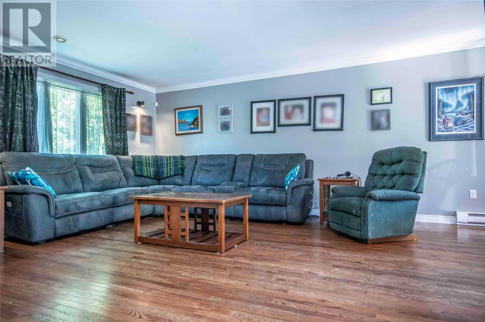 13 Pennells Road, Conception Bay South, NL - Indoor Photo Showing Living Room