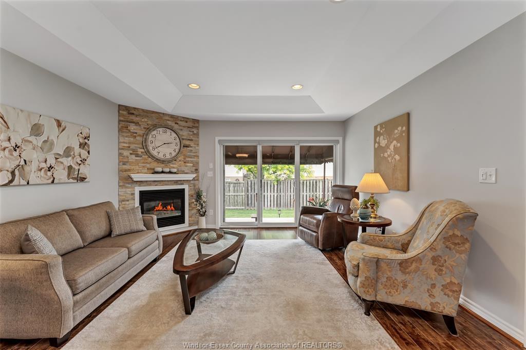 1535 Luxury, Windsor, ON
