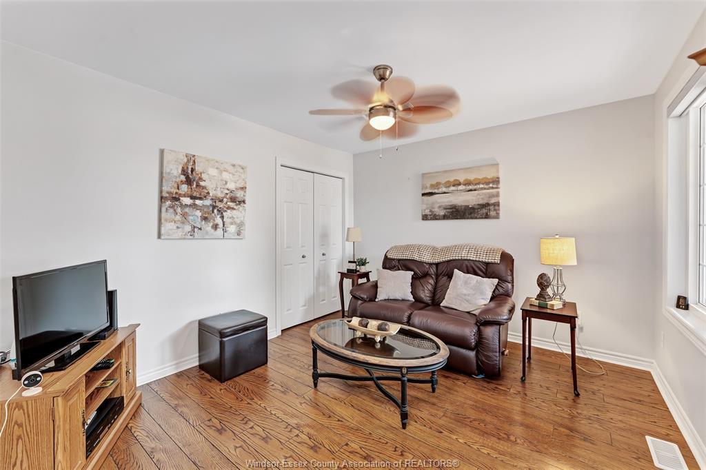 1535 Luxury, Windsor, ON