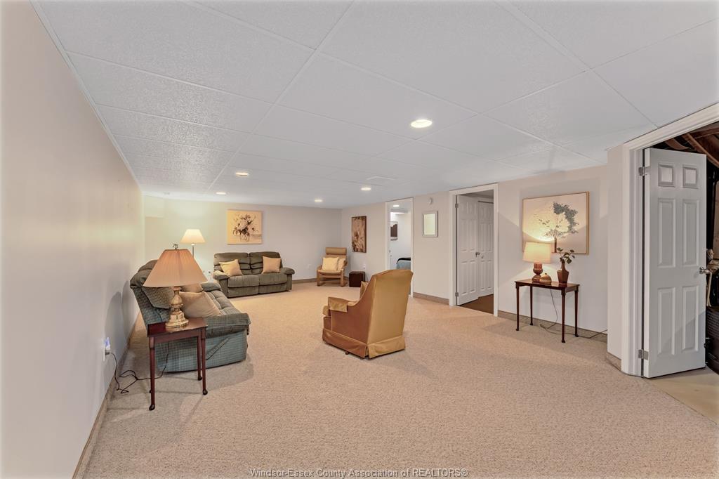 1535 Luxury, Windsor, ON