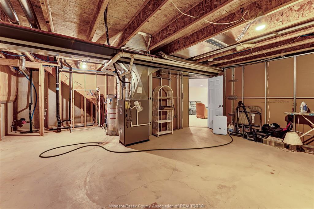 1535 Luxury, Windsor, ON